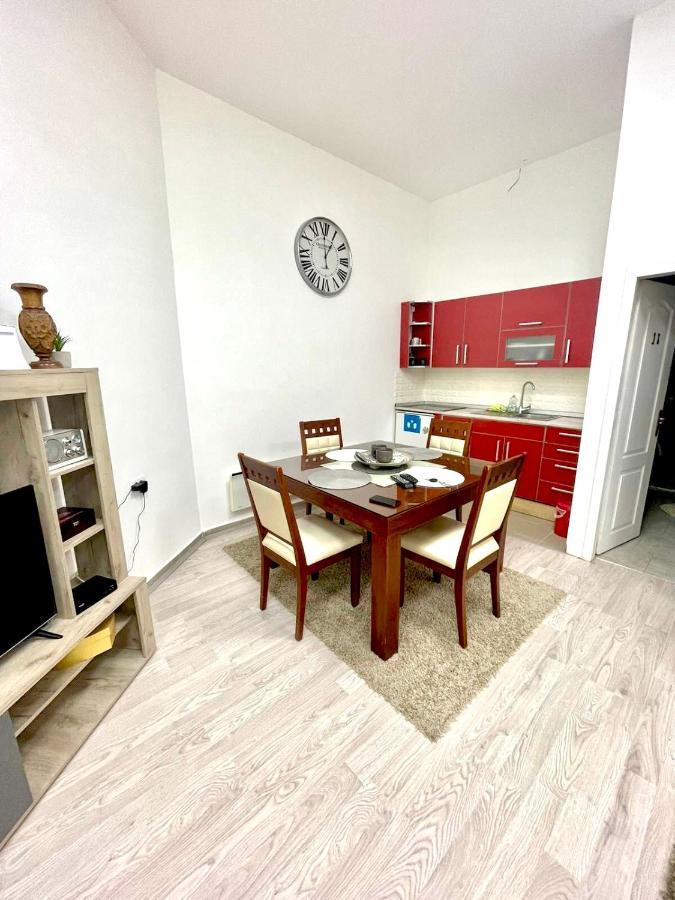 Apartment Tesla Pančevo Exterior foto